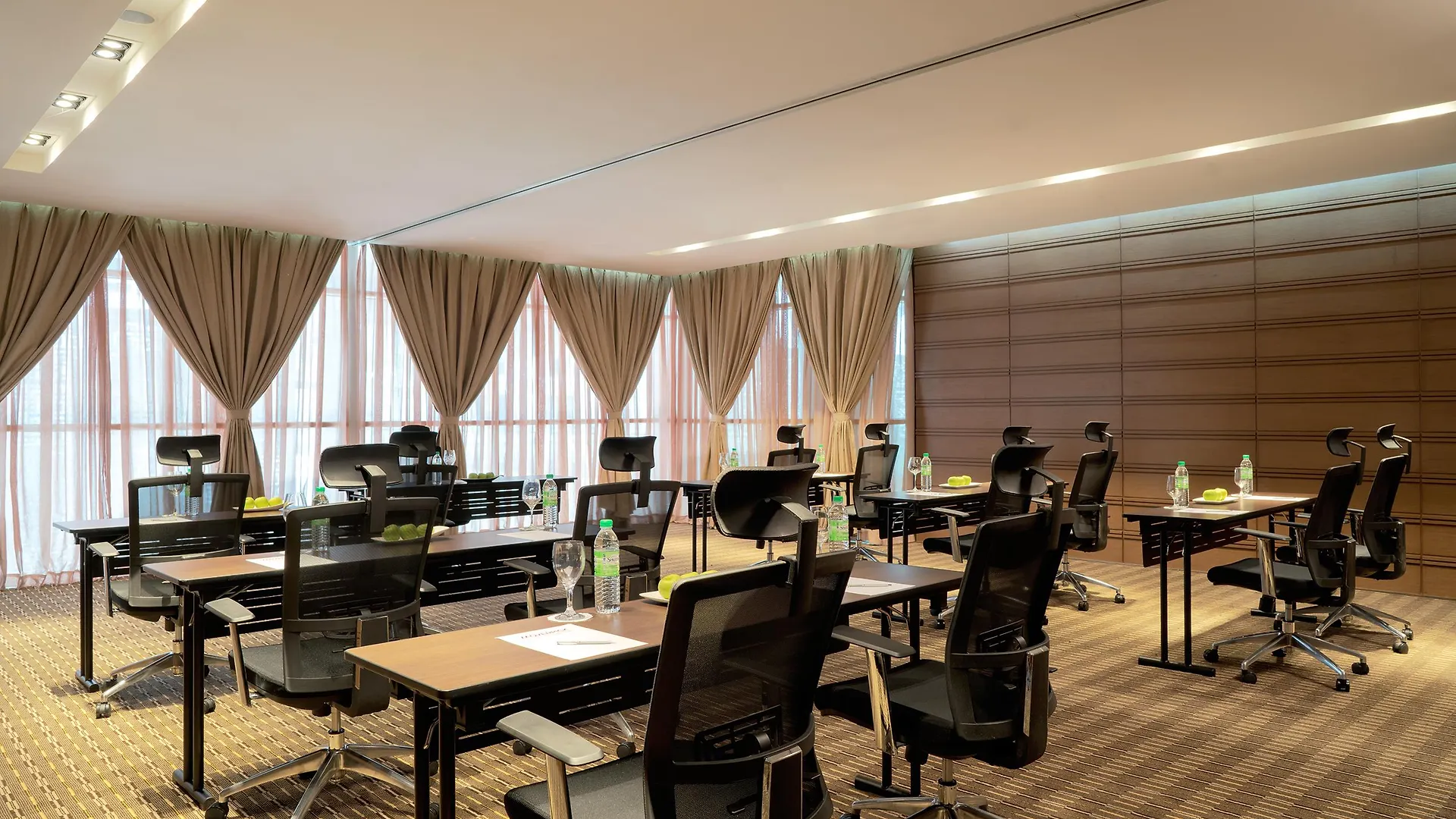 Movenpick Hotel & Convention Centre Klia Sepang 5*,