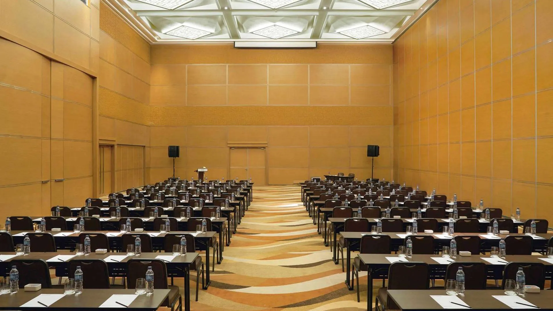 Movenpick Hotel & Convention Centre Klia Sepang 5*,