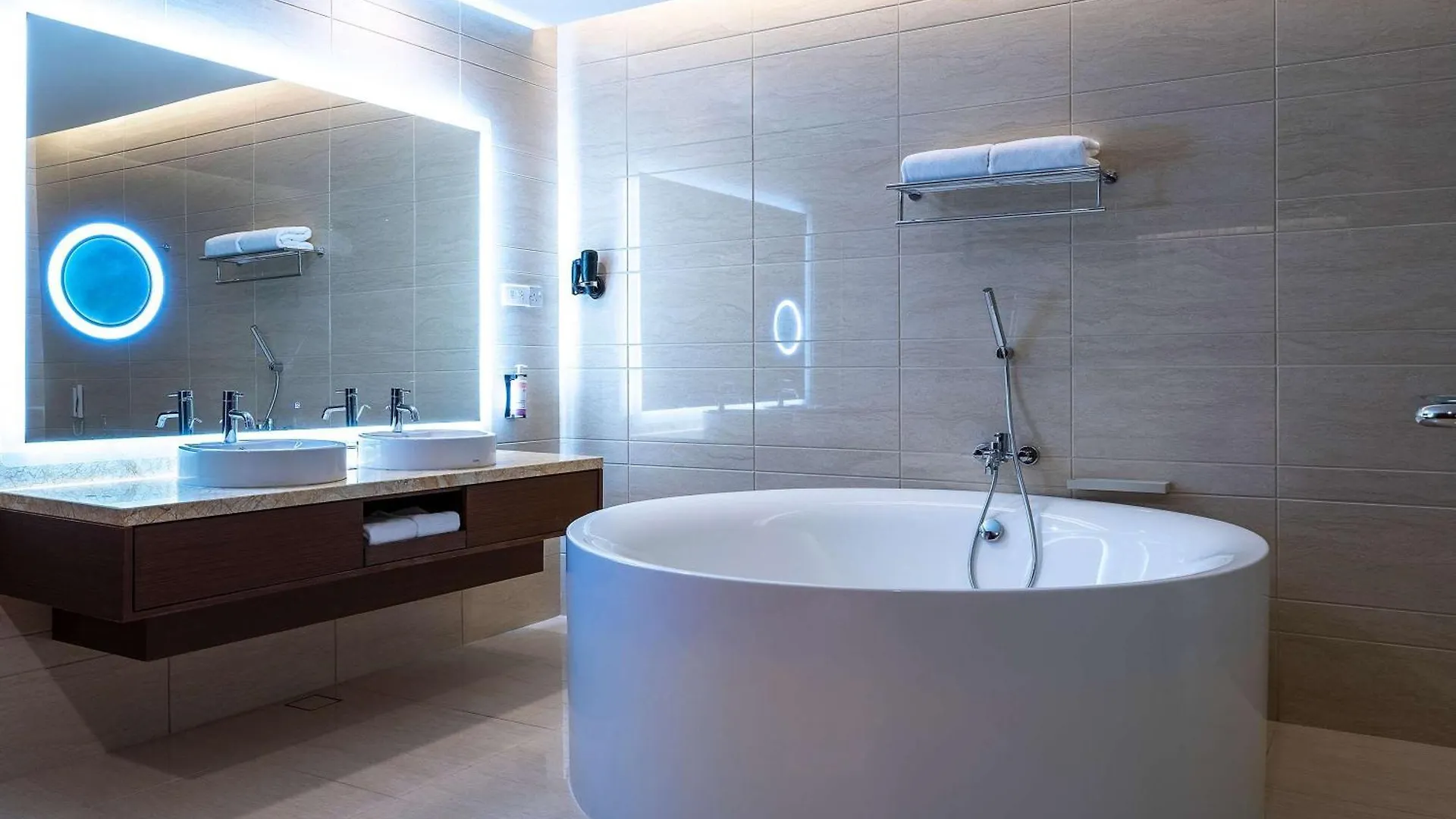 Movenpick Hotel & Convention Centre Klia Sepang